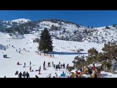 ArcadiaPortal.gr "Βούλιαξε" από κόσμο το χιονοδρομικό κέντρο Μαινάλου